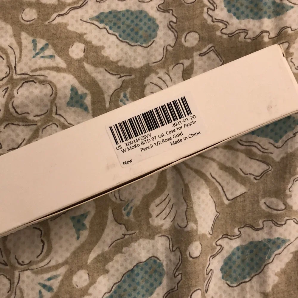 NWT Moko Apple Pencil Case - Rose Gold